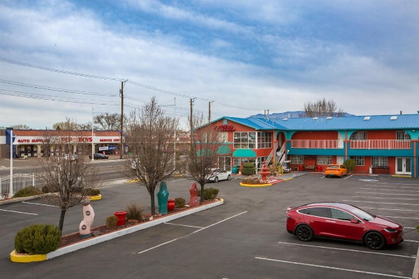 Sandia Peak Inn, a Howard Johnson by Wyndham image 16