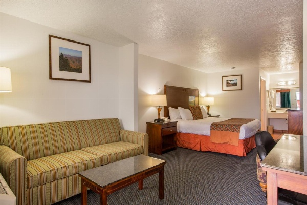 Sandia Peak Inn, a Howard Johnson by Wyndham image 27